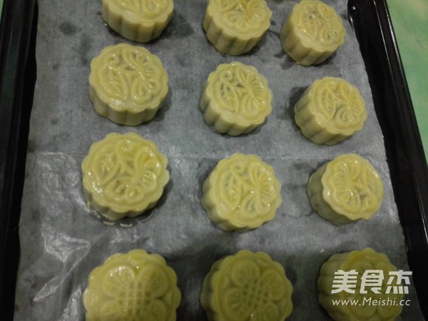 Cantonese-style Red Bean Paste Mooncakes recipe