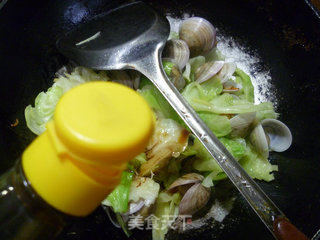 Stir-fried Clams with Cabbage recipe