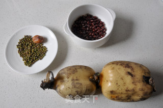 Lotus Root, Red Bean and Mung Bean Soup recipe