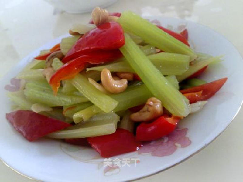 Stir-fried Celery with Cashew Nuts recipe