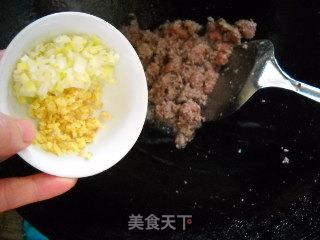 Steamed Dumplings with Colorful Beef Filling recipe