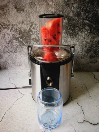 Summer Drink: Freshly Squeezed Watermelon Juice recipe