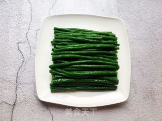 Rainbow Beans with Sesame Sauce recipe