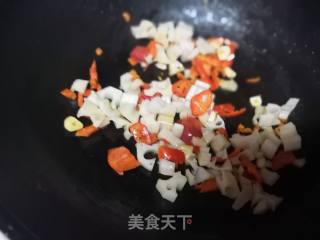 Stir-fried Lotus Root with Red Pepper recipe