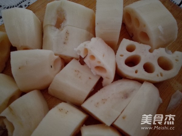 Lotus Root Big Bone Soup recipe