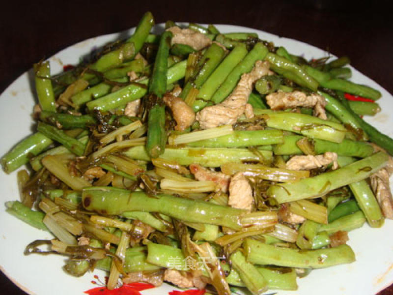 Stir-fried Shredded Pork with Pickles and Beans recipe