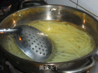 Fresh and Small Stir-fried Potato Shreds recipe