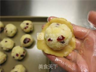 #新良第一节婚纱大赛# Mooncakes with Coconut and Cranberry Filling recipe