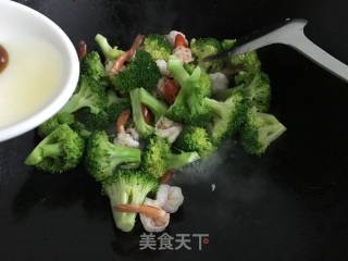 Fried Shrimp Balls with Broccoli recipe