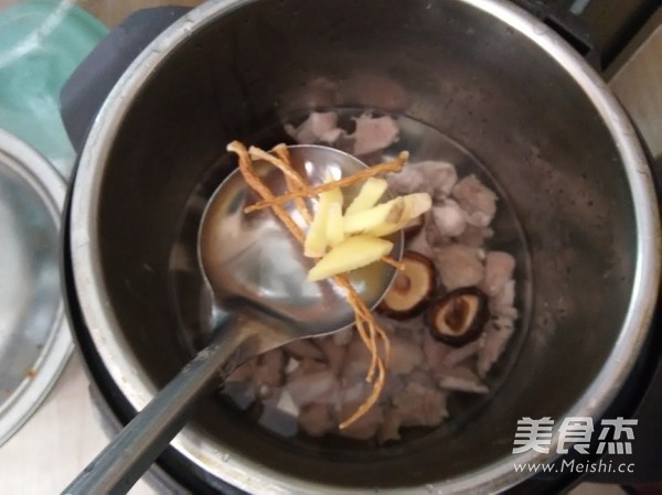 Dried Mushroom Pork Tongue Soup recipe