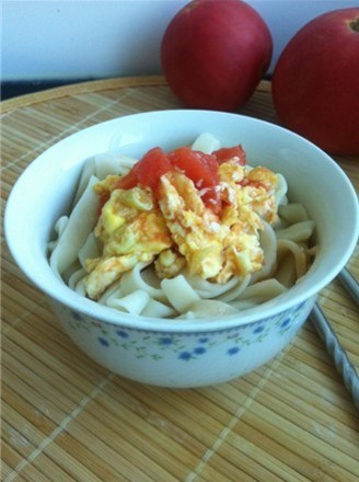 Scrambled Egg Noodles with Tomatoes recipe