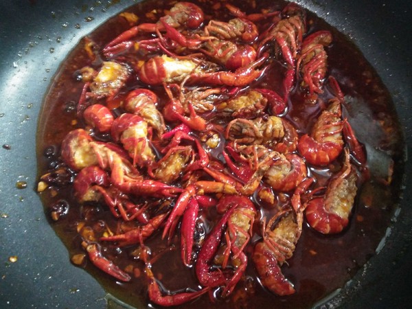 Stir-fried Lobster with Hot Pot Flavor recipe