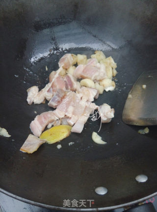 Braised Cigu with Bacon and Cuttlefish recipe