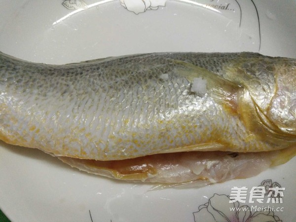 Small Taro Yellow Croaker recipe