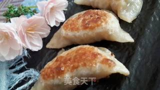 Korean Spicy Cabbage Dumplings recipe