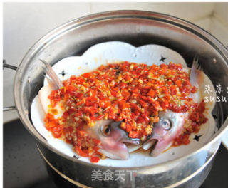 New Year's Dinner Must be A Lucky Fish Head with Chopped Pepper-two Tricks to Win recipe