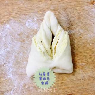 #aca烤明星大赛# Uniquely Shaped Coconut Bread with Leaves recipe