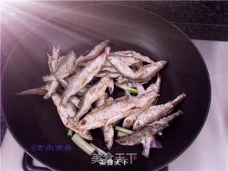 Baked Dried Fish with Scallions recipe