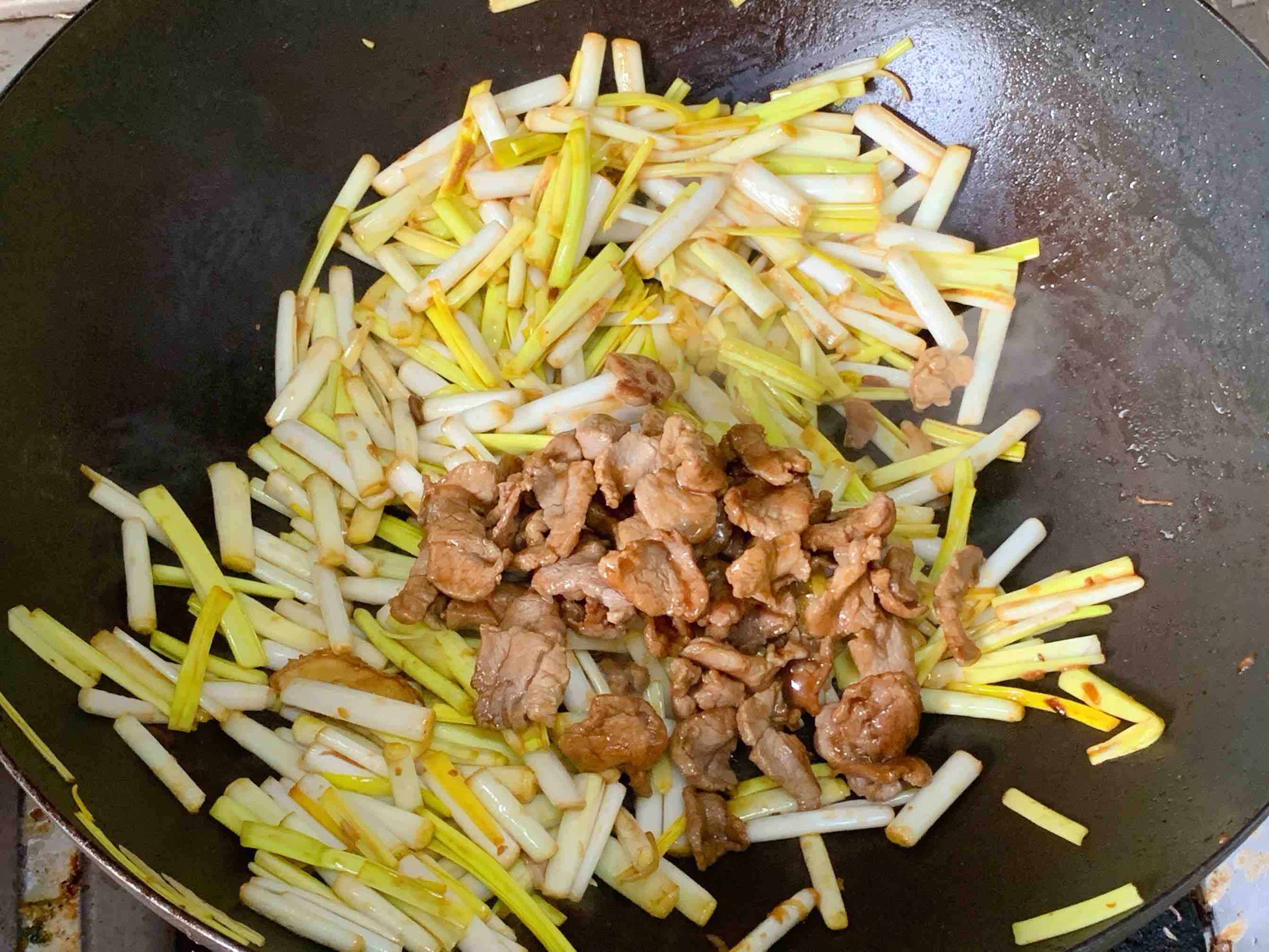 Stir-fried Garlic Yellow with Homemade Quick Sauce recipe