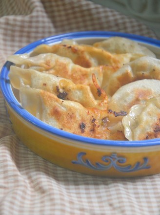 Pan-fried Cabbage and Pork Dumplings recipe