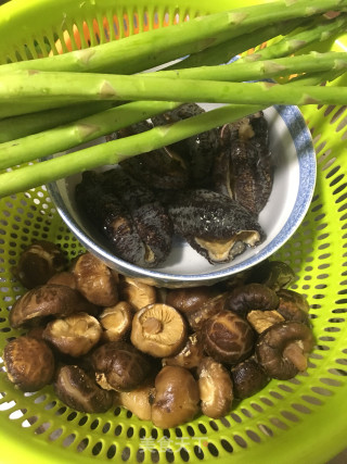 Braised Mushroom and Sea Cucumber with Abalone Sauce recipe