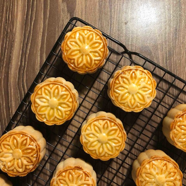 Zero Failure & Lotus Seed Paste Egg Yolk 50g Small Moon Cake recipe