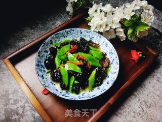 Stir-fried Snow Peas with Wolfberry Fungus recipe