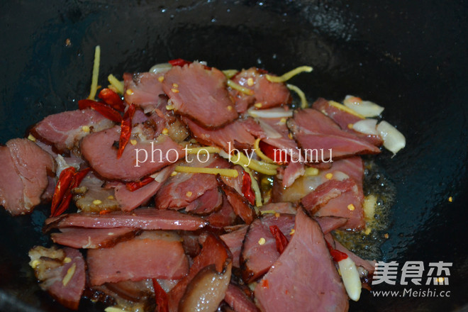 [authentic Hunan] Stir-fried Bacon with Spring Bamboo Shoots recipe