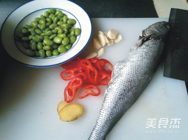 Fried Rice Fish with Edamame recipe