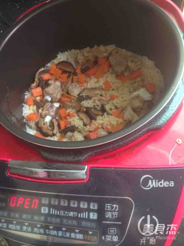 Rice Cooker Version Pork Ribs Stewed Rice recipe