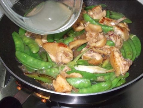 Fried Chicken with Snow Peas recipe