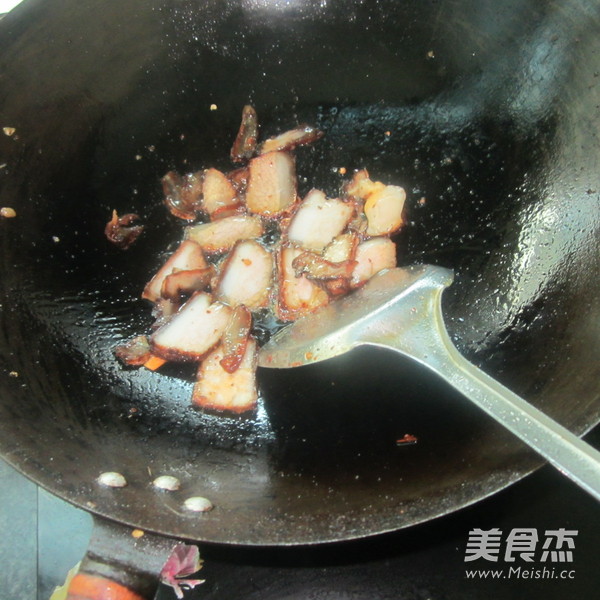 Roasted Bacon with Soy Sauce and Dried Radish recipe