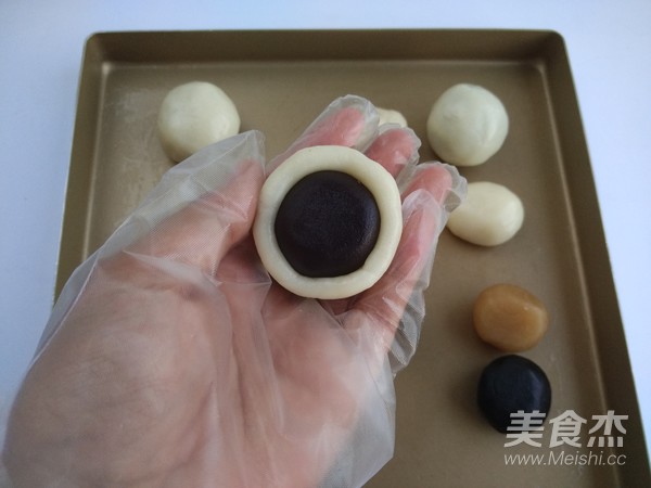 Colorful Snowy Moon Cakes recipe