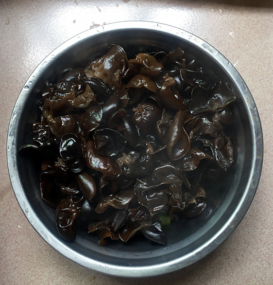 Cucumber Mixed with Black Fungus recipe