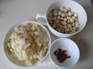 Lotus Pond Shuangbao (lotus Roots) recipe