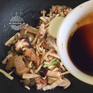 Stir-fried Mushroom with Pork Belly recipe