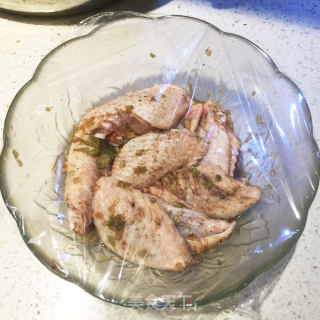 Crispy Fried Chicken Wings-mom No Longer Has to Worry about Me Going to Kfc recipe