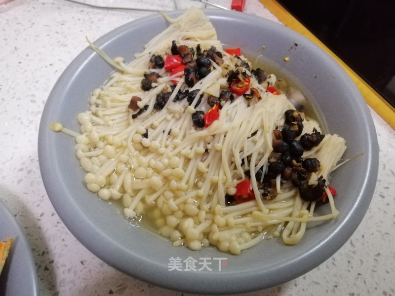 Steamed Enoki Mushrooms with Black Bean and Garlic recipe