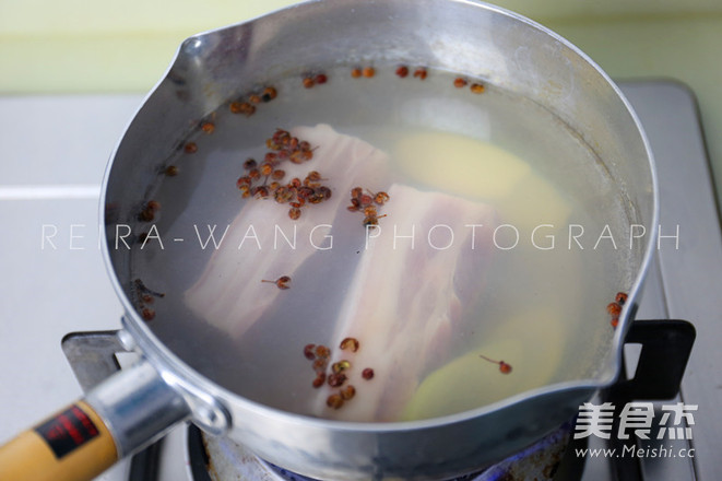 Twice-cooked Pork with Vetch Skin recipe