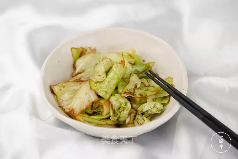 Griddle with Hand-pulled Cabbage and A Kitchen Cast Iron Pot Version recipe