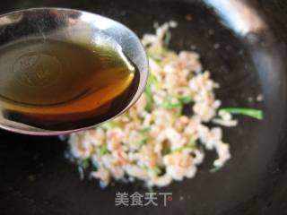 Stir-fried Shredded Shrimp with Leek recipe