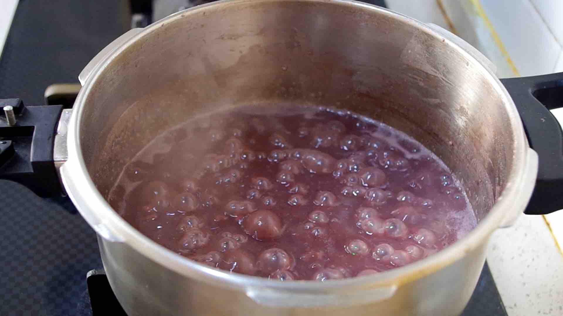The Family Version of Red Bean Paste Does this without Changing The Pot or Using Oil. recipe