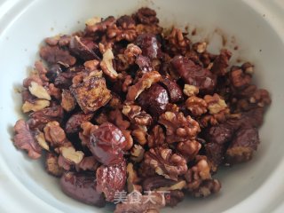 Steamed Walnuts with Red Dates recipe