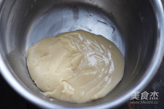 Pandan Lotus Paste Mooncakes recipe