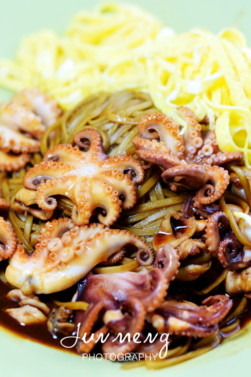 Japanese Style Octopus Seaweed Noodle