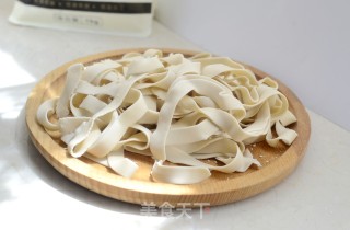 Oily Wide Noodles recipe