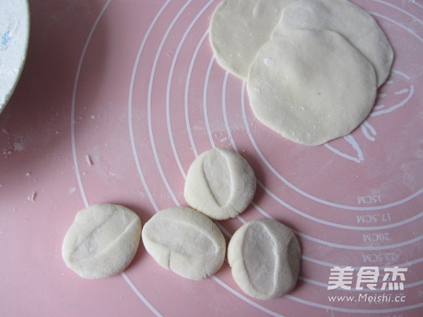 Shepherd's Purse, Bamboo Shoot Tip Pork Dumplings recipe