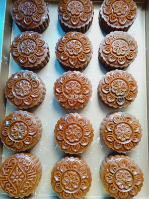 Cantonese-style Mooncakes❗with Detailed Explanations of Various Common Problems recipe