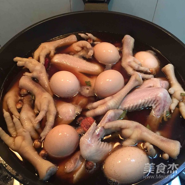 Braised Chicken Feet, Braised Bones in Sauce, Braised Eggs, A Pot of Braised Water recipe