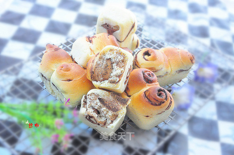 Soft and Delicious Chocolate Rose Roll